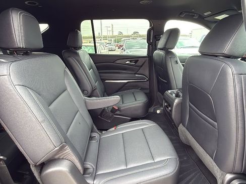 Used 2026 Chevrolet Traverse LT FWD image 29