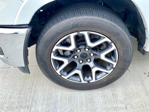Used 2025 RAM 1500 Laramie AWD/4WD image 12