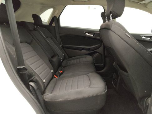 Used 2017 Ford Edge SE image 19