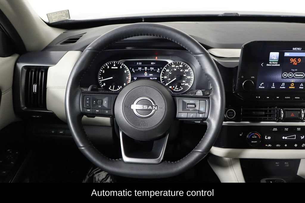 Used 2024 Nissan Pathfinder SL w/ Black Appearance Package FWD image 7