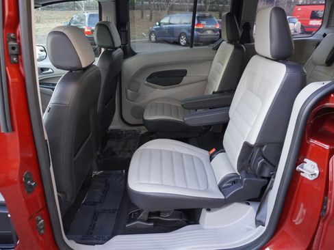 Used 2019 Ford Transit Connect XLT w/ XLT Premium Package image 11