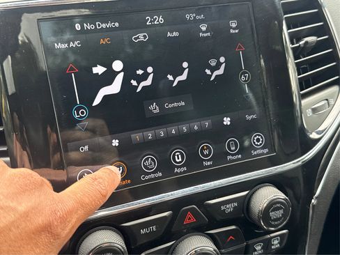 Used 2021 Jeep Grand Cherokee Limited AWD/4WD image 41