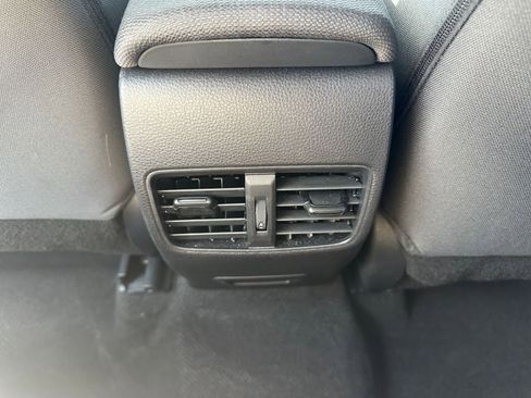 Used 2025 Toyota Corolla Cross LE image 23