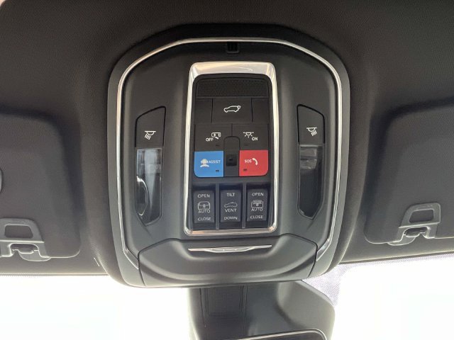 New 2026 Jeep Grand Cherokee Limited w/ Limited Altitude Package AWD/4WD image 30