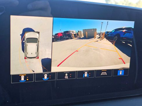 New 2025 Buick Encore GX Avenir w/ Avenir Technology Package image 28