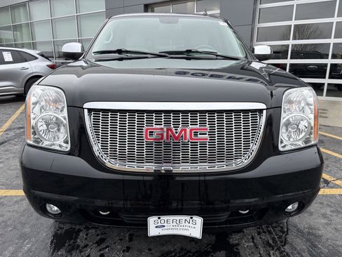 Used 2014 GMC Yukon XL SLT w/ SLT Chrome Package image 2