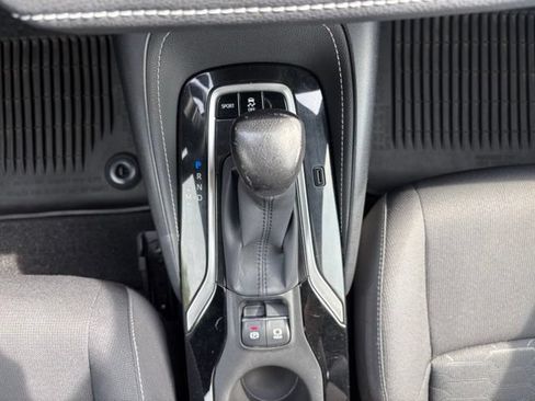 Used 2020 Toyota Corolla SE FWD image 25