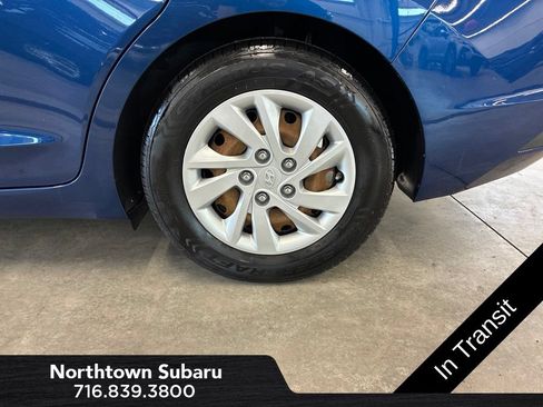 Used 2019 Hyundai Elantra SE FWD image 13