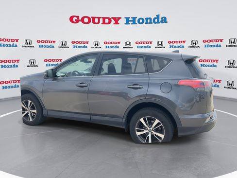 Used 2018 Toyota RAV4 XLE w/ Carpet Mat Package image 6