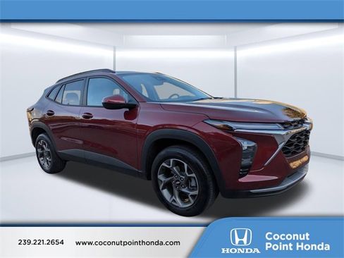 Used 2025 Chevrolet Trax LT w/ LT Convenience Package image 1