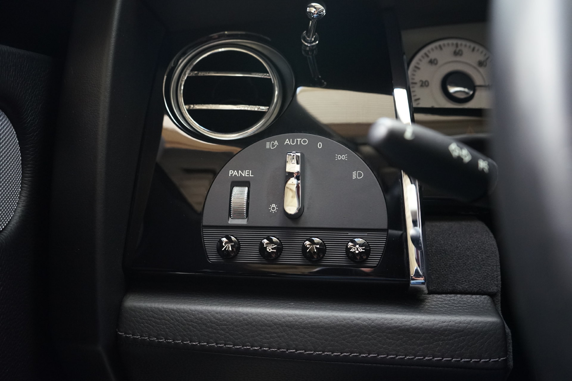 Used 2011 Rolls-Royce Ghost RWD image 27