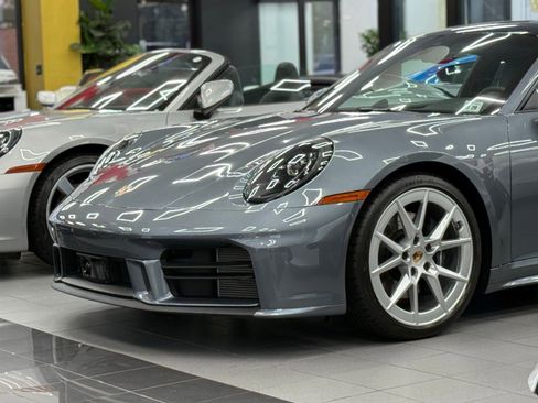 Used 2025 Porsche 911 Carrera image 92