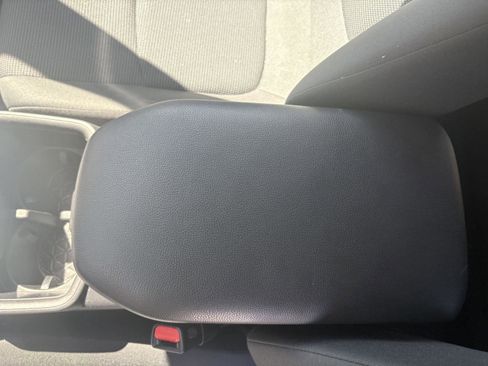 Used 2023 Toyota RAV4 LE AWD/4WD image 14