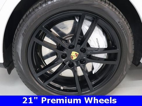 Used 2020 Porsche Cayenne Turbo image 43