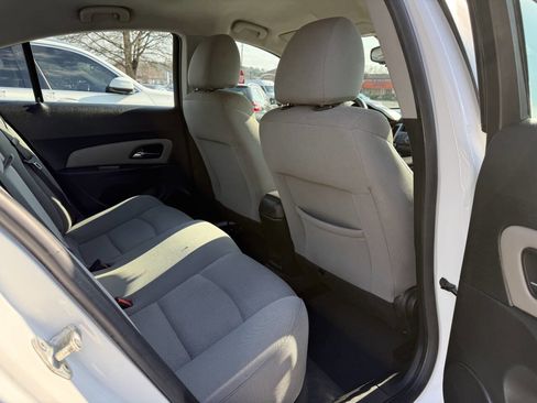 Used 2013 Chevrolet Cruze LT image 15