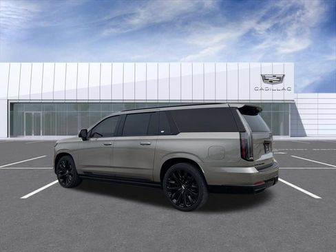 Certified 2025 Cadillac Escalade ESV Sport Platinum w/ LPO, ONYX Package AWD/4WD image 4