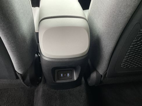 Used 2024 Hyundai Elantra Limited image 29