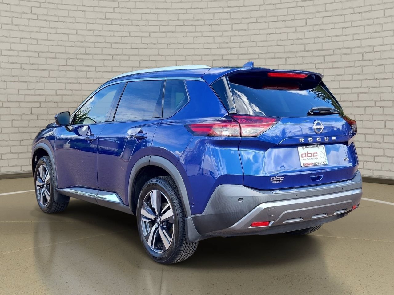 Used 2023 Nissan Rogue SL w/ SL Premium Package FWD image 7