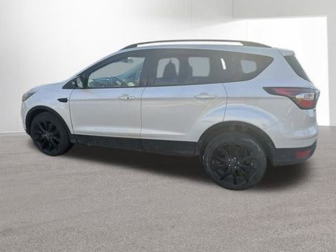 Used 2017 Ford Escape Titanium image 1