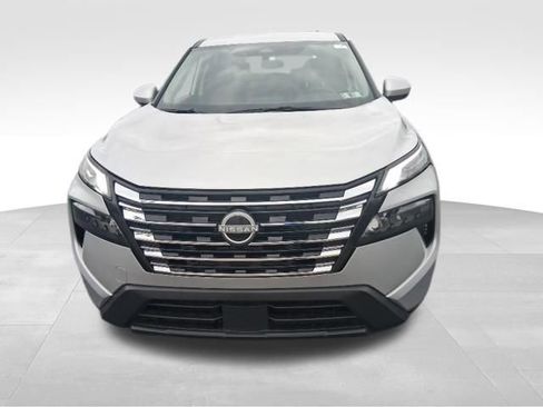 Used 2025 Nissan Rogue SV AWD/4WD image 6