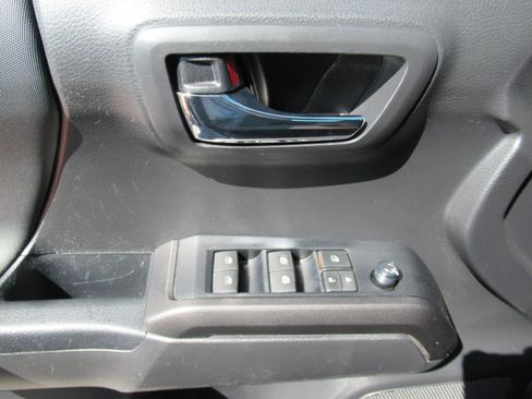 Used 2022 Toyota Tacoma TRD Sport w/ Technology Package RWD image 20