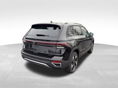 New 2026 Volkswagen Taos SE image 7
