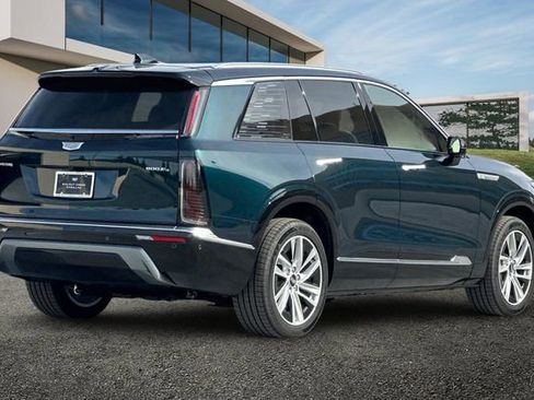 New 2026 Cadillac Vistiq Luxury w/ LPO, Floor Liner Package image 4