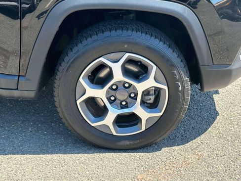 Used 2022 Jeep Compass Trailhawk w/ Trailhawk Convenience Group AWD/4WD image 7