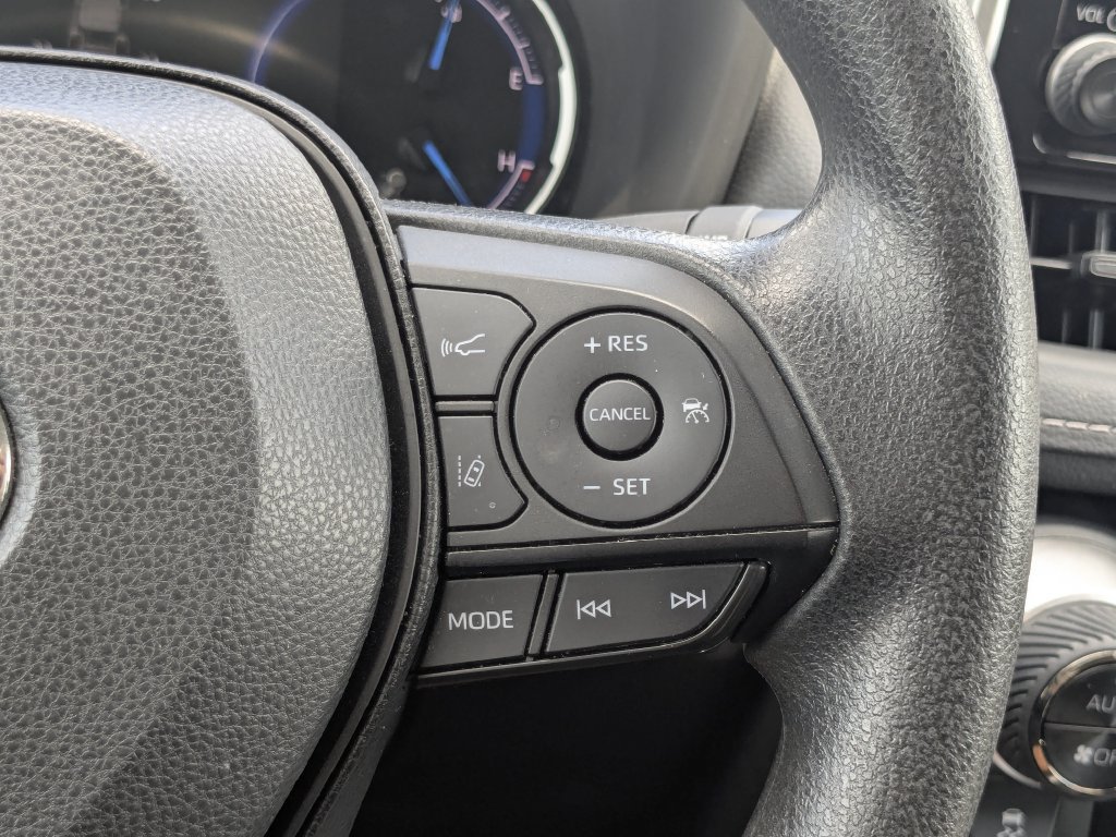 Used 2024 Toyota RAV4 XLE AWD/4WD image 28