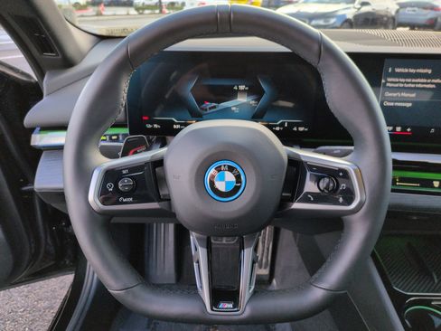 Used 2026 BMW i5 eDrive40 w/ M Sport Package image 18