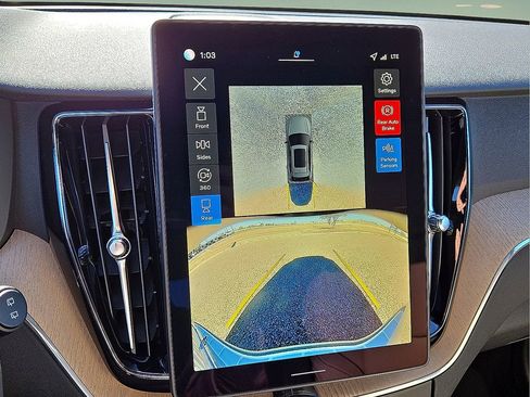 New 2026 Volvo XC60 B5 Plus w/ Protection Package Premier image 27