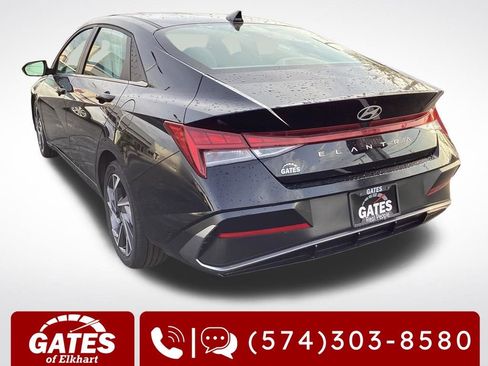 Used 2025 Hyundai Elantra SEL FWD image 7