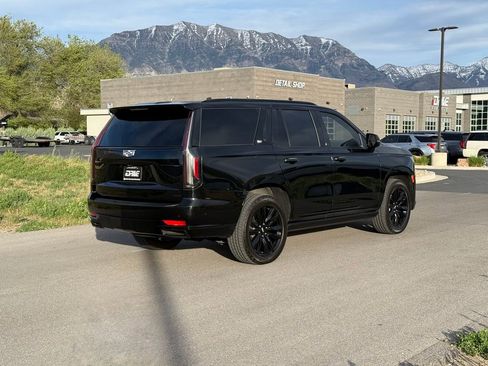 Used 2022 Cadillac Escalade Sport Platinum AWD/4WD image 9