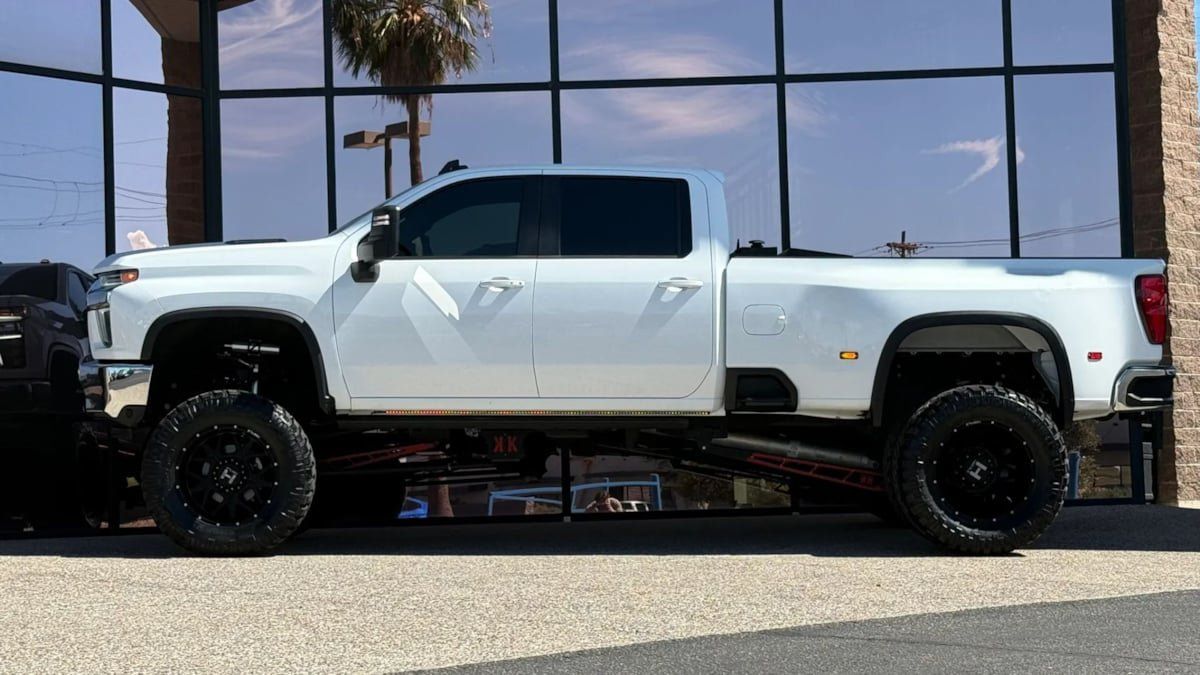 Used 2022 Chevrolet Silverado 3500 LT w/ Convenience Package AWD/4WD image 5