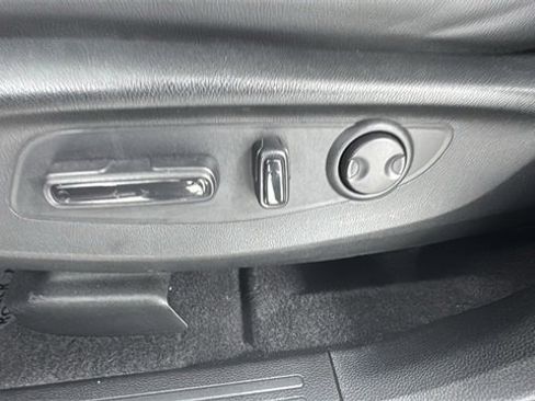 Used 2023 Honda CR-V EX-L image 11