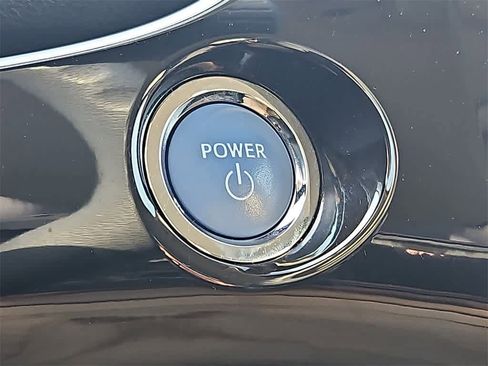 Used 2022 Toyota Prius LE image 20