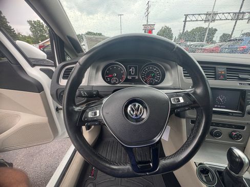 Used 2015 Volkswagen Golf SE w/ Golf Sport Package FWD image 10
