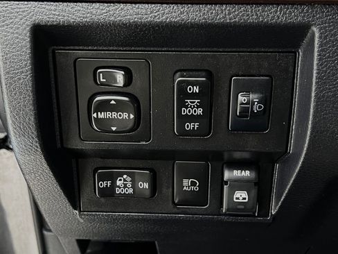 Used 2018 Toyota Tundra Limited w/ Limited Premium Package image 22