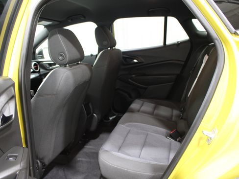 Used 2024 Chevrolet Trax RS w/ Driver Confidence Package FWD image 21