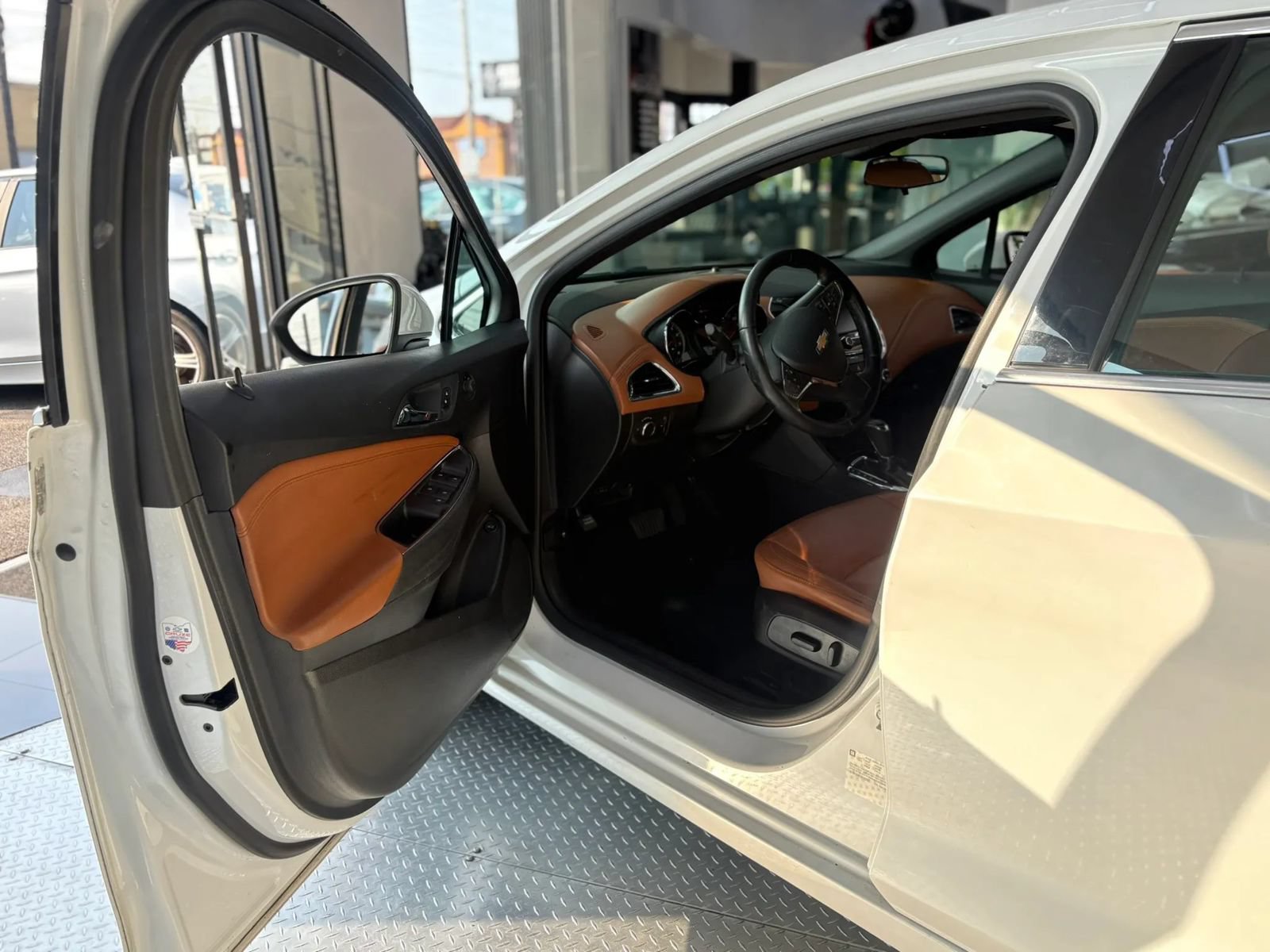 Used 2017 Chevrolet Cruze Premier FWD image 8