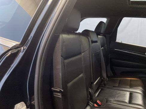 Used 2019 Jeep Grand Cherokee Limited w/ Luxury Group II image 40