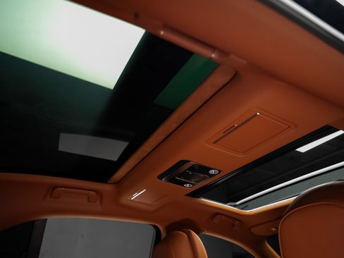 Used 2022 Bentley Flying Spur V8 AWD/4WD image 75