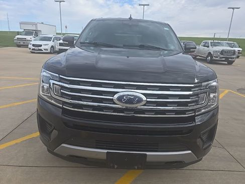 Used 2021 Ford Expedition XLT AWD/4WD image 2