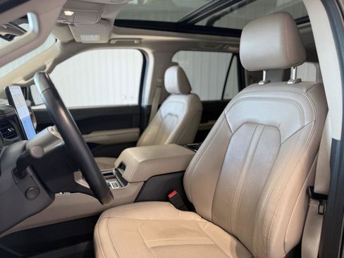 Certified 2022 Ford Expedition Limited image 12