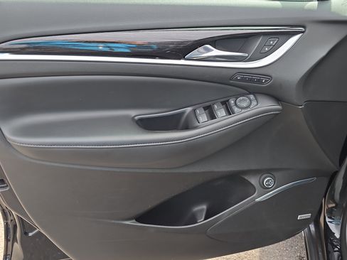 Used 2019 Buick Enclave Avenir w/ Avenir Technology Package image 21