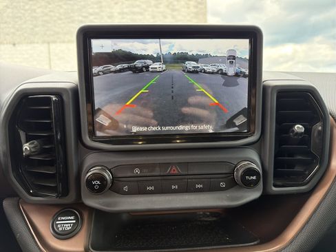 Used 2023 Ford Bronco Sport Outer Banks w/ Tech Package AWD/4WD image 3