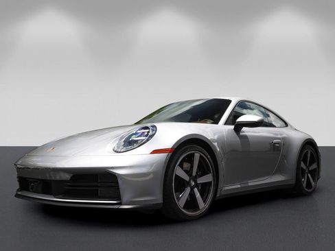 Used 2025 Porsche 911 Carrera RWD image 7