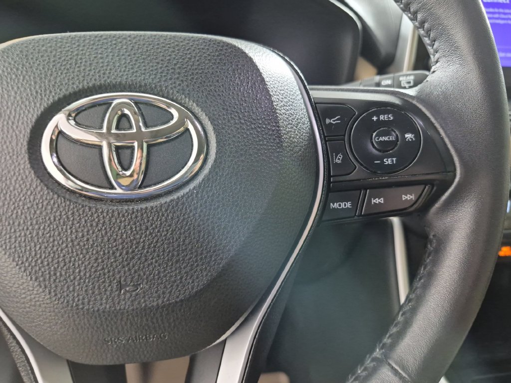 Used 2023 Toyota RAV4 XLE Premium AWD/4WD image 15