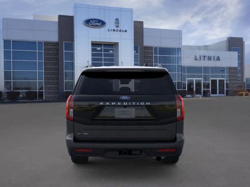 New 2026 Ford Expedition Active image 5