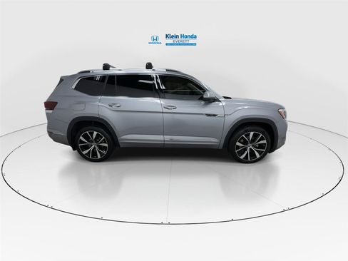 Used 2024 Volkswagen Atlas SEL Premium R-Line AWD/4WD image 3